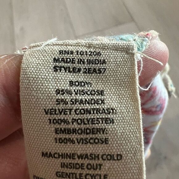 Soft Surrounding Fifi Embroidered Floral Tunic Top Colorful Bell Sleeve size L - Picture 7 of 9